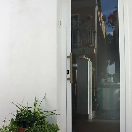 Angelita Plaza * 马拉加